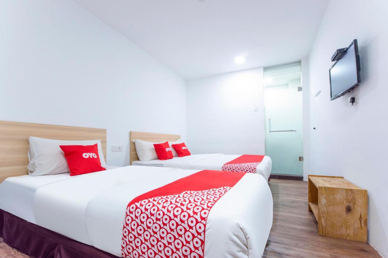 Oyo 90403 North City Hotel Johor Bahru Buitenkant foto
