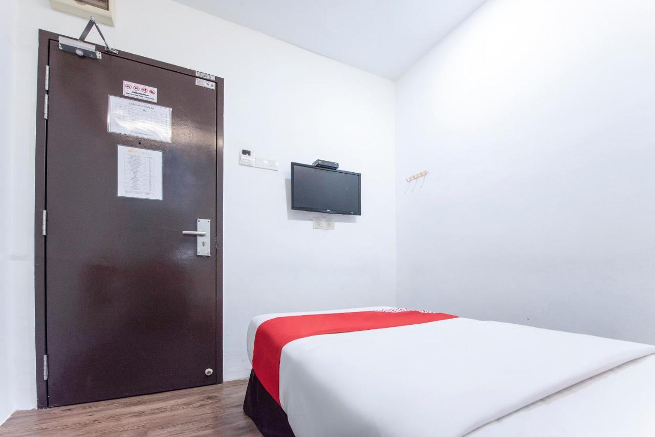 Oyo 90403 North City Hotel Johor Bahru Buitenkant foto